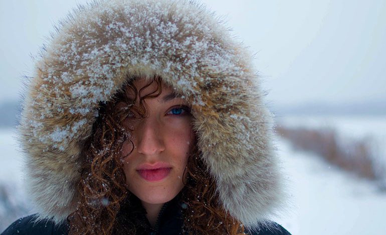 Welche Haarfarbe passt zu blauen Augen? 1 Welche Haarfarbe passt zu blauen Augen und hellem Teint?