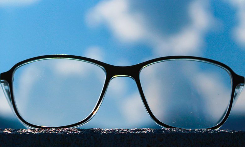 Welche Brille passt zu blauen Augen? 23 Welche Brille passt zu blauen Augen?