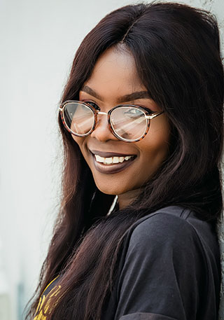 Welche Brille passt zu welchem Gesicht? 4 Herzförmige Gesicht tragen alles • Welche Brille zu welchem Gesicht?